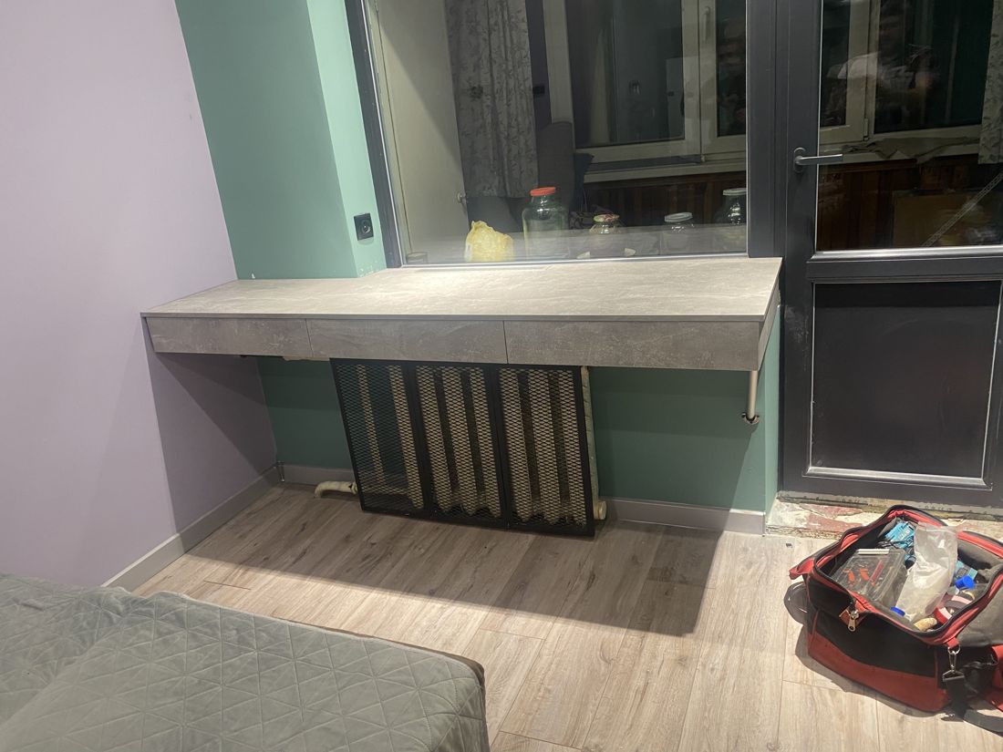 Custom floating desk built by Artem